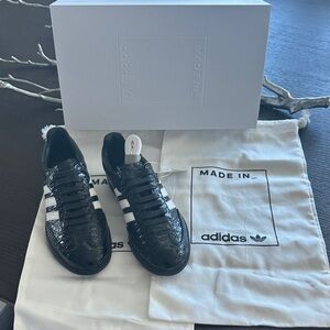 BNNW Unisex Adidas Limited Edition Samba OG MiL Sneakers.